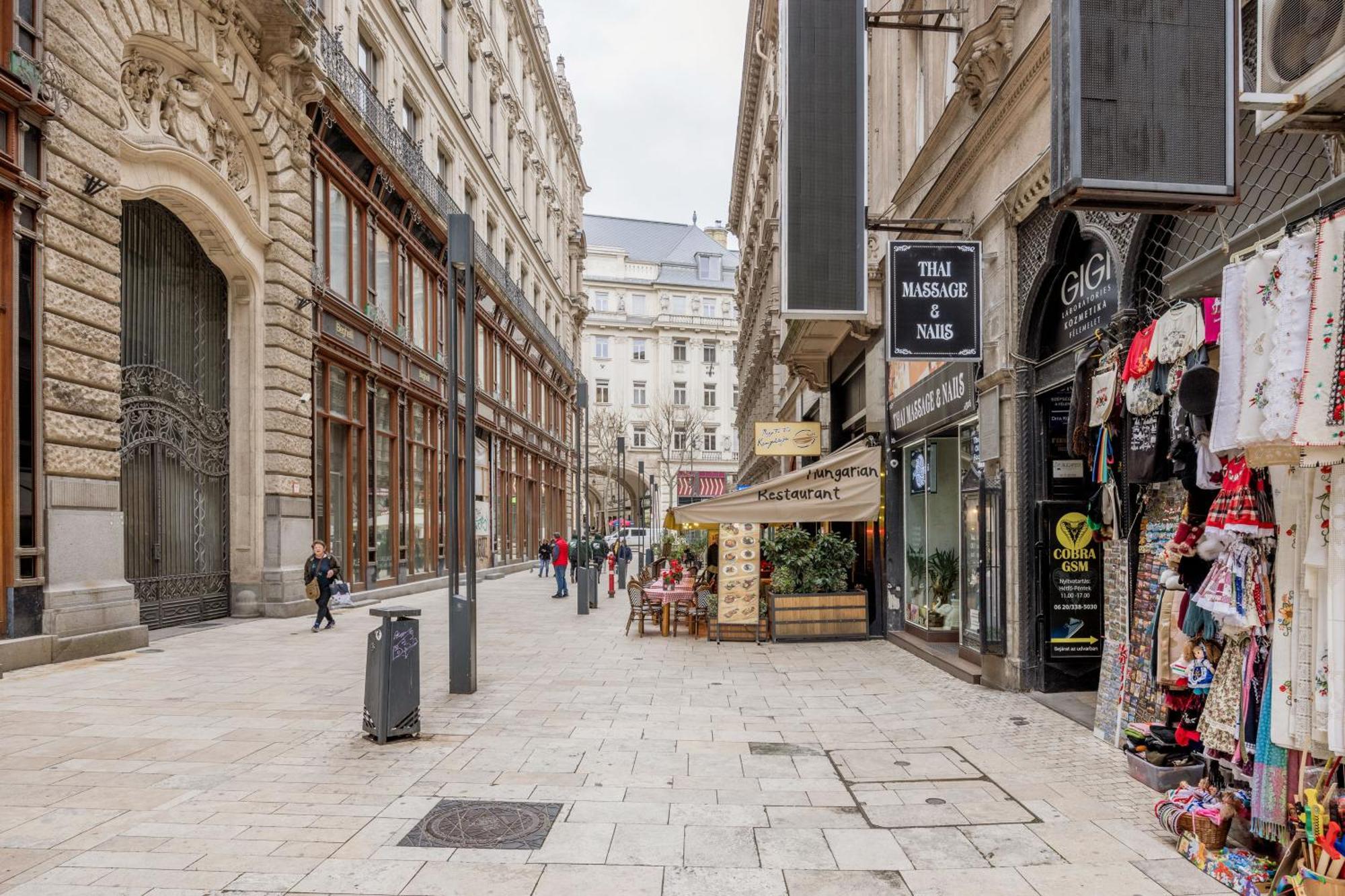 Апартаменти Urban Tranquillity By The Main Shopping Street Будапешт Екстер'єр фото
