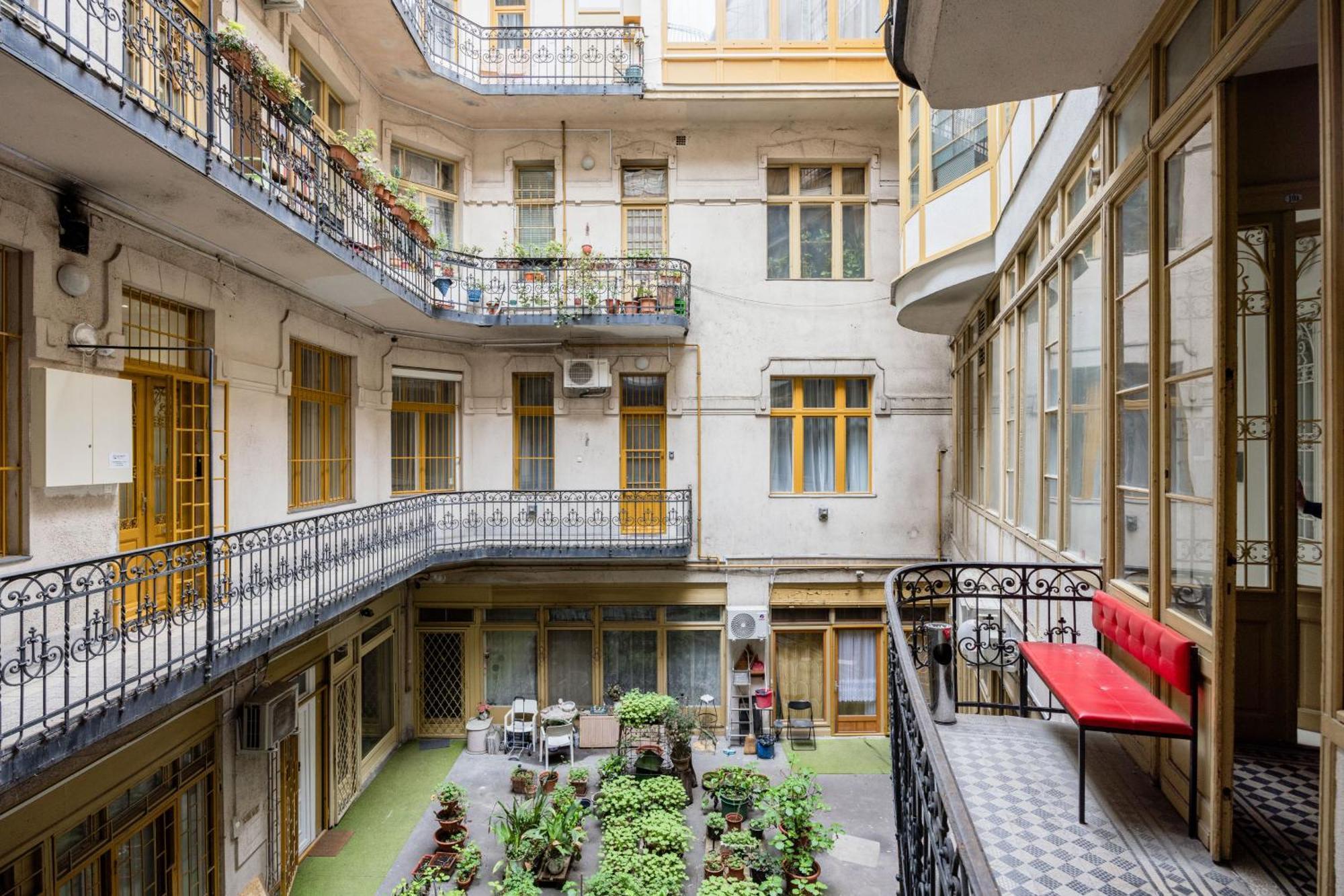Апартаменти Urban Tranquillity By The Main Shopping Street Будапешт Екстер'єр фото